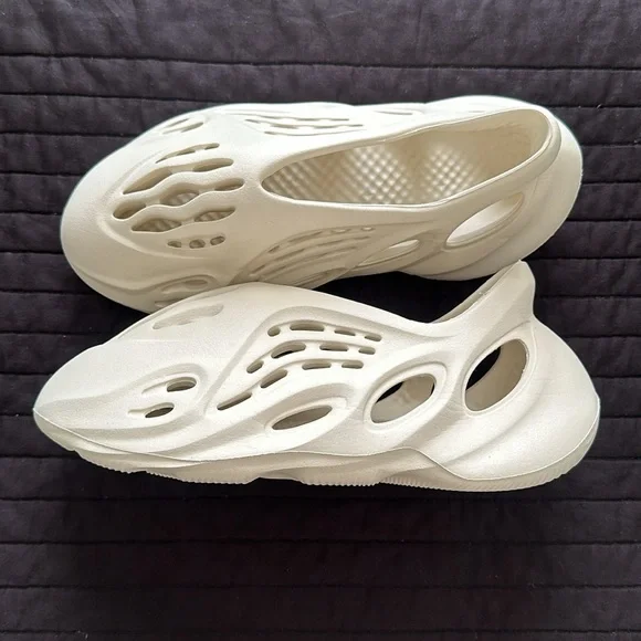 Yeezy foam runner SAND - Picture 7 of 7